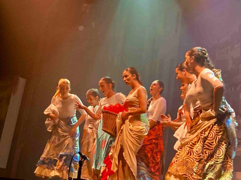 Flamenco en los Pueblos blancos - Esencia Y Raiz - Espectáculo flamenco en Madrid - Dirige Lola Garcia - Teatro San Pol de Madrid - Organiza Raices y eventos